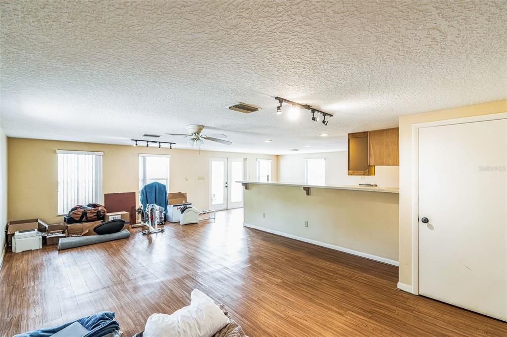 Active With Contract: $435,000 (3 beds, 2 baths, 2261 Square Feet)