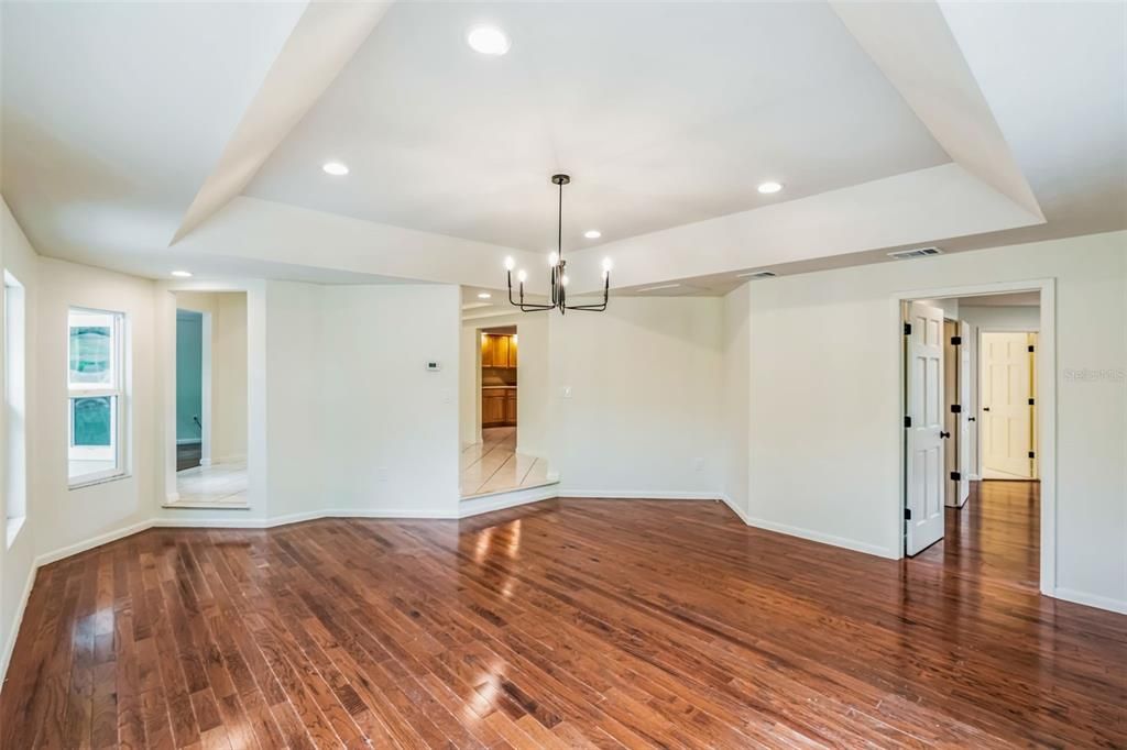 Active With Contract: $435,000 (3 beds, 2 baths, 2261 Square Feet)
