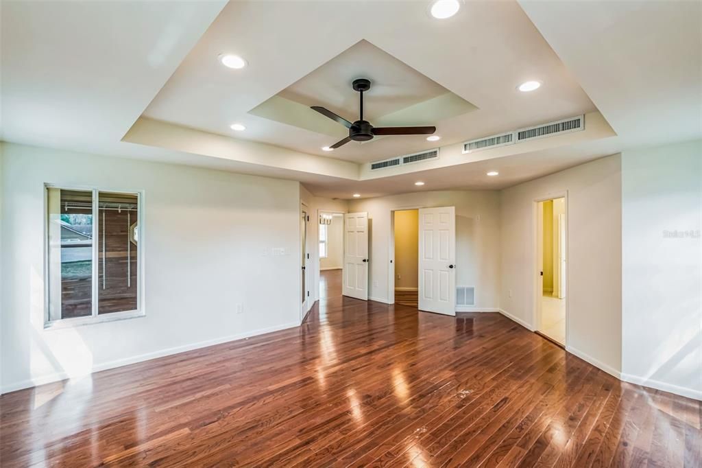 Active With Contract: $435,000 (3 beds, 2 baths, 2261 Square Feet)