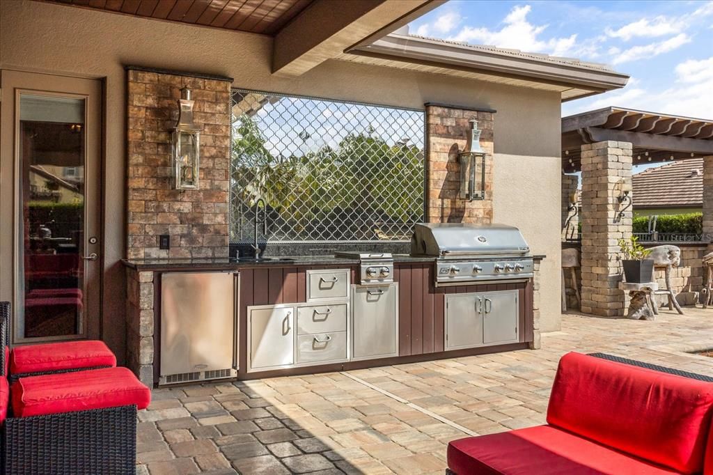 待售: $1,599,999 (5 贝兹, 4 浴室, 4294 平方英尺)