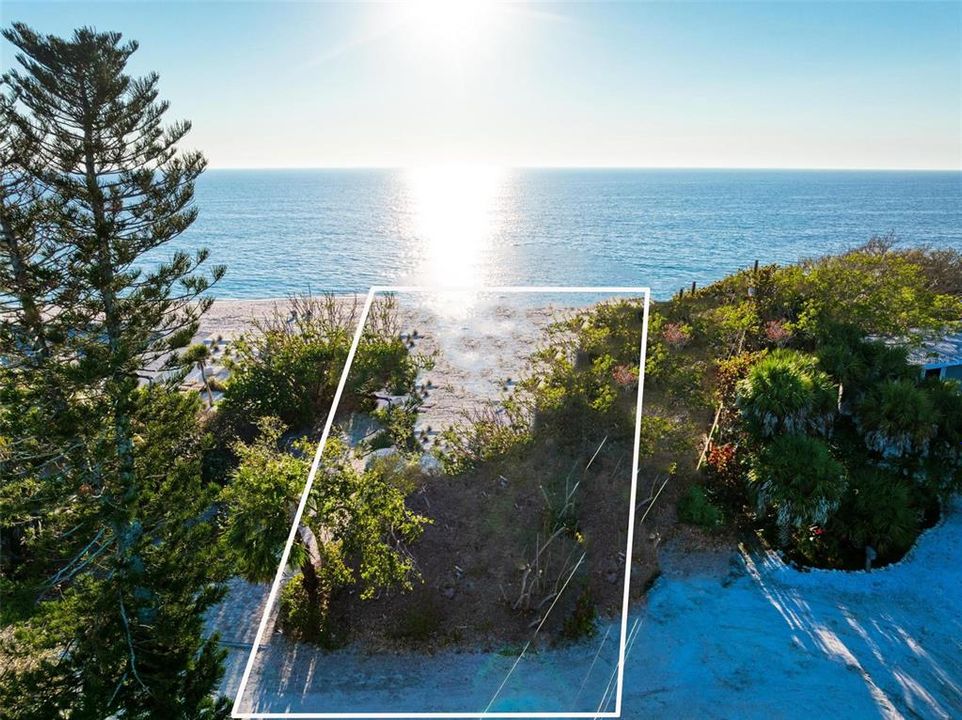 На продажу: $2,925,000 (0.39 acres)