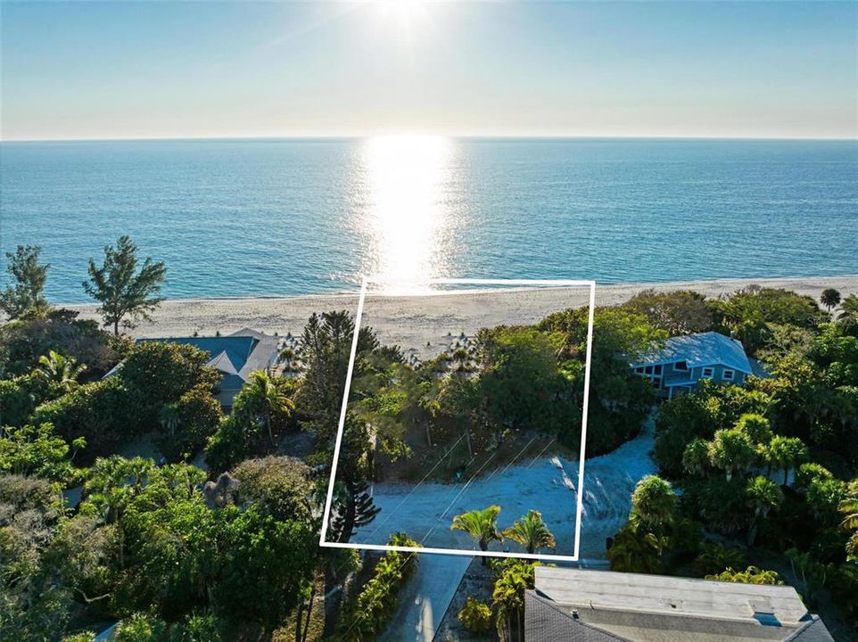 На продажу: $2,925,000 (0.39 acres)