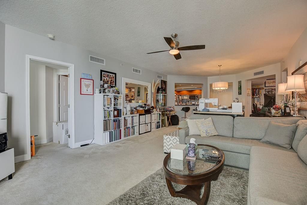 En Venta: $259,900 (2 camas, 2 baños, 1815 Pies cuadrados)