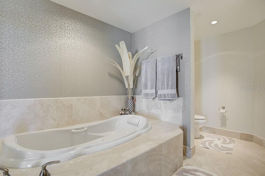 En Venta: $259,900 (2 camas, 2 baños, 1815 Pies cuadrados)