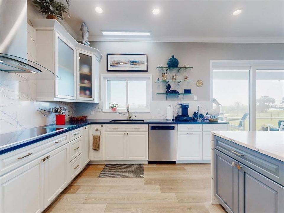 For Sale: $2,599,000 (3 beds, 2 baths, 2654 Square Feet)