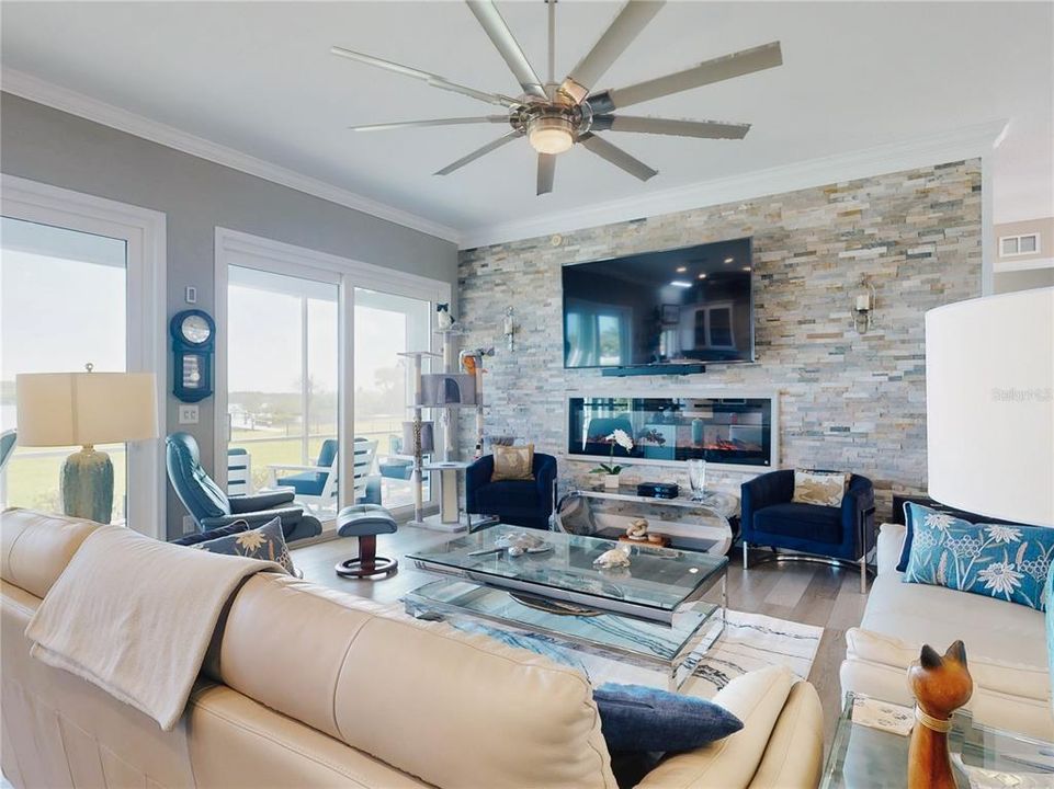 For Sale: $2,599,000 (3 beds, 2 baths, 2654 Square Feet)