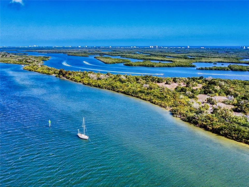 For Sale: $2,599,000 (3 beds, 2 baths, 2654 Square Feet)