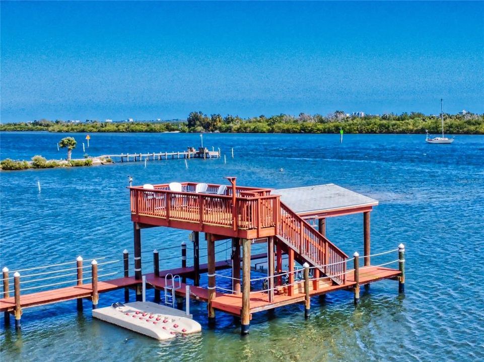 For Sale: $2,599,000 (3 beds, 2 baths, 2654 Square Feet)