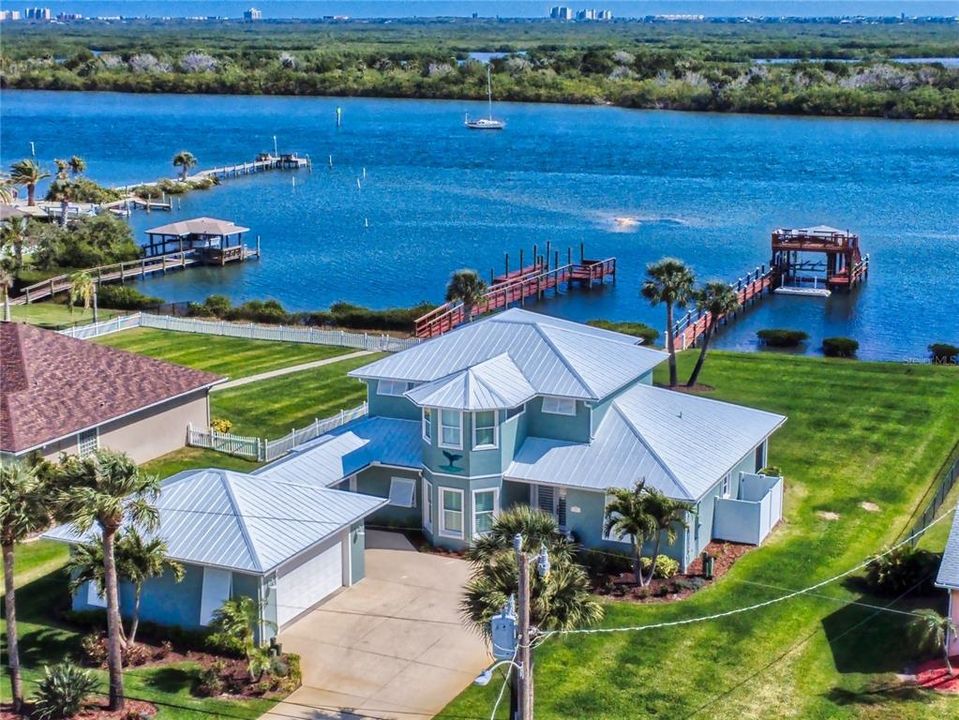 For Sale: $2,599,000 (3 beds, 2 baths, 2654 Square Feet)