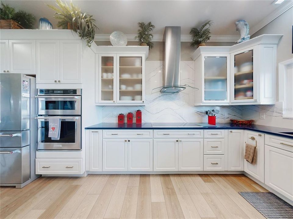 For Sale: $2,599,000 (3 beds, 2 baths, 2654 Square Feet)