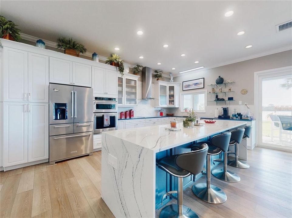 For Sale: $2,599,000 (3 beds, 2 baths, 2654 Square Feet)