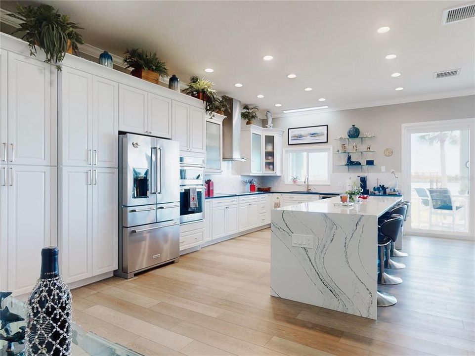 For Sale: $2,599,000 (3 beds, 2 baths, 2654 Square Feet)