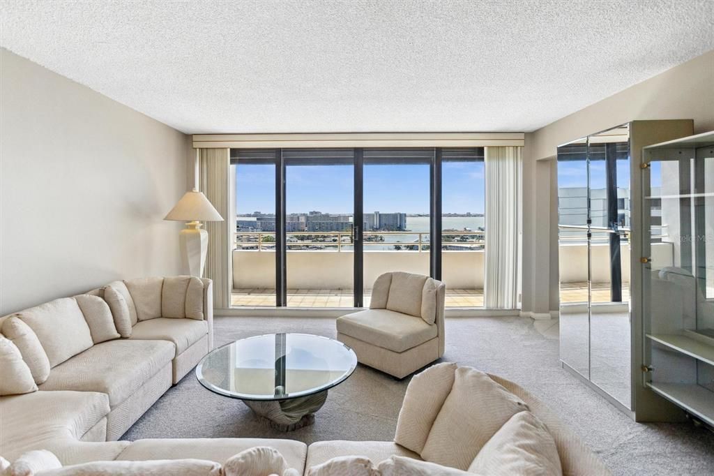 出租: $3,200 (2 贝兹, 2 浴室, 1476 平方英尺)