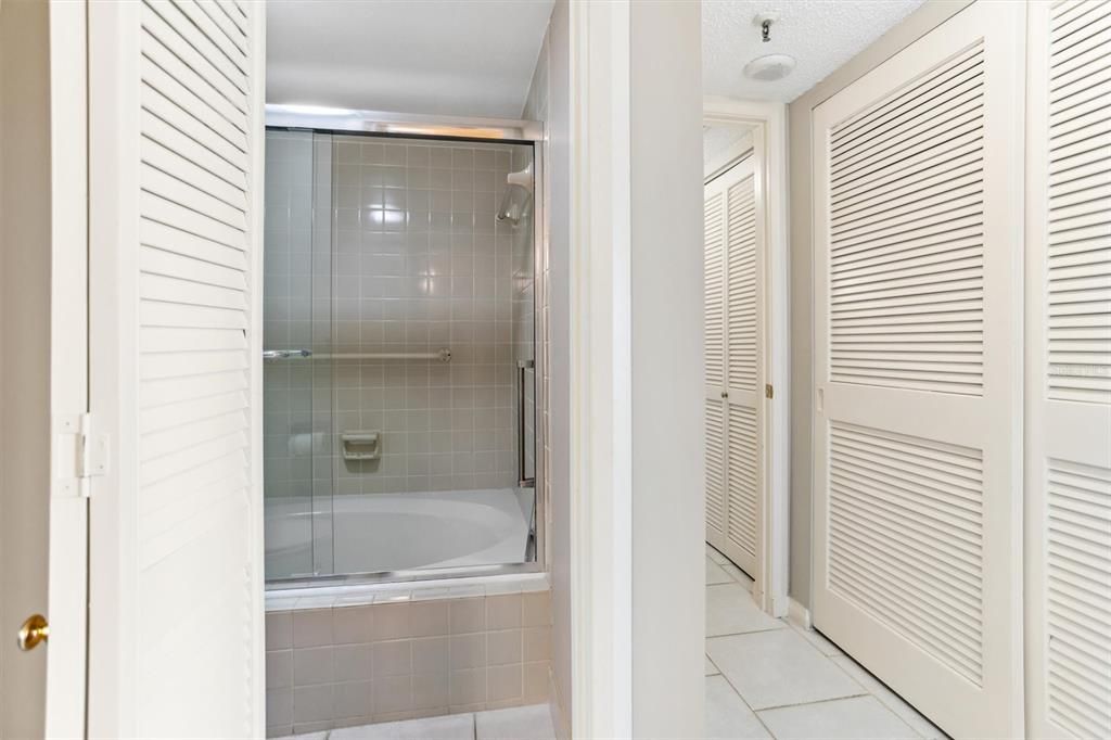 出租: $3,200 (2 贝兹, 2 浴室, 1476 平方英尺)