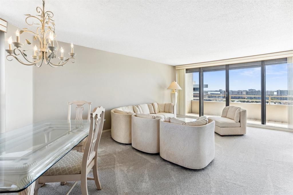 出租: $3,200 (2 贝兹, 2 浴室, 1476 平方英尺)