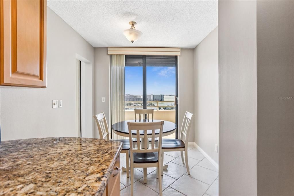 出租: $3,200 (2 贝兹, 2 浴室, 1476 平方英尺)