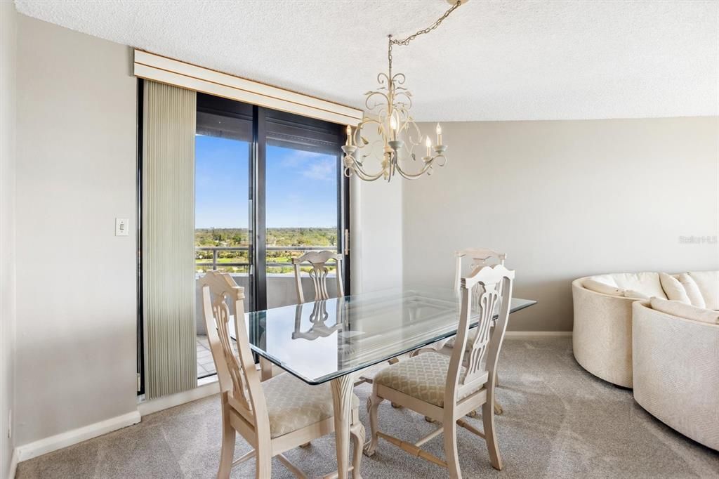 出租: $3,200 (2 贝兹, 2 浴室, 1476 平方英尺)