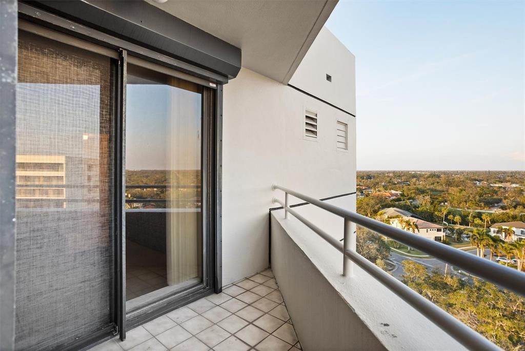 出租: $3,200 (2 贝兹, 2 浴室, 1476 平方英尺)