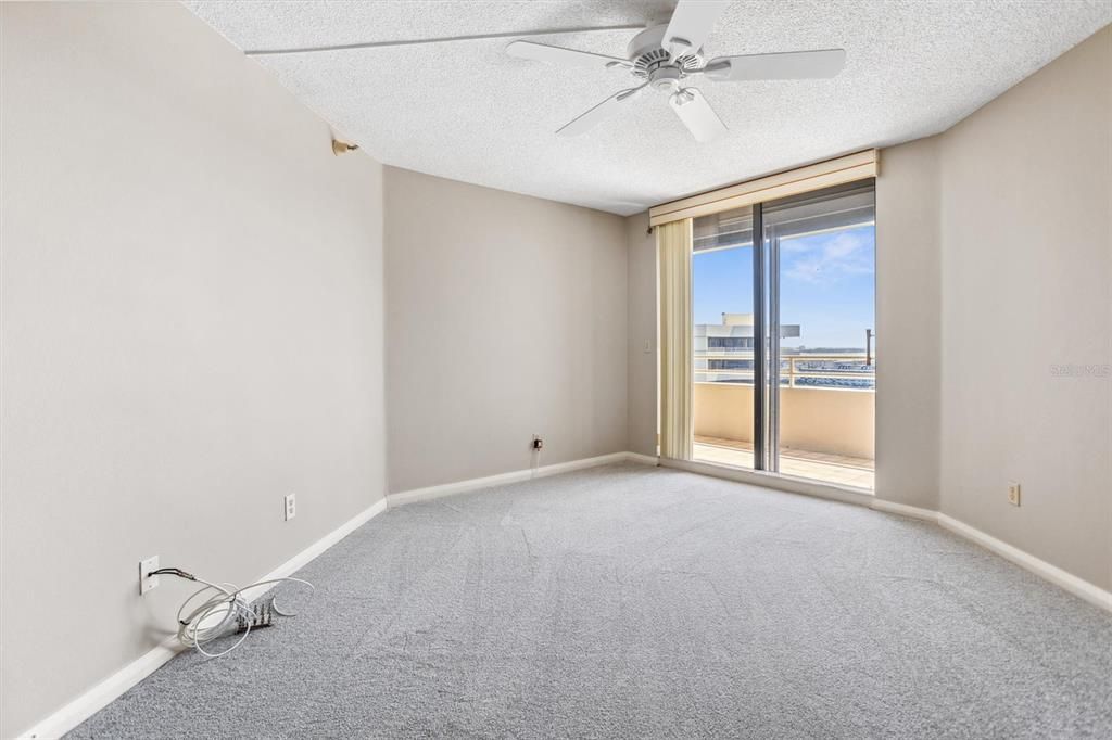 出租: $3,200 (2 贝兹, 2 浴室, 1476 平方英尺)