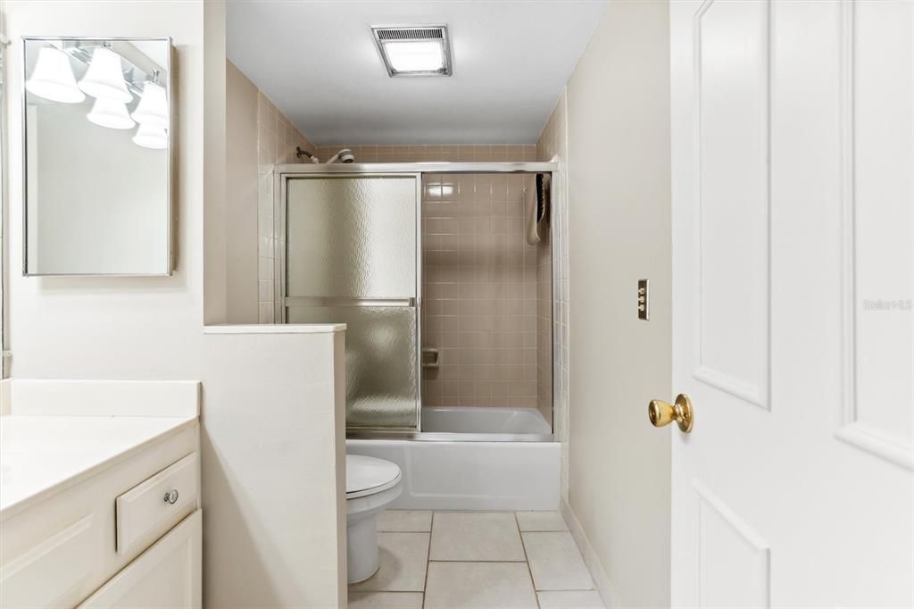 出租: $3,200 (2 贝兹, 2 浴室, 1476 平方英尺)