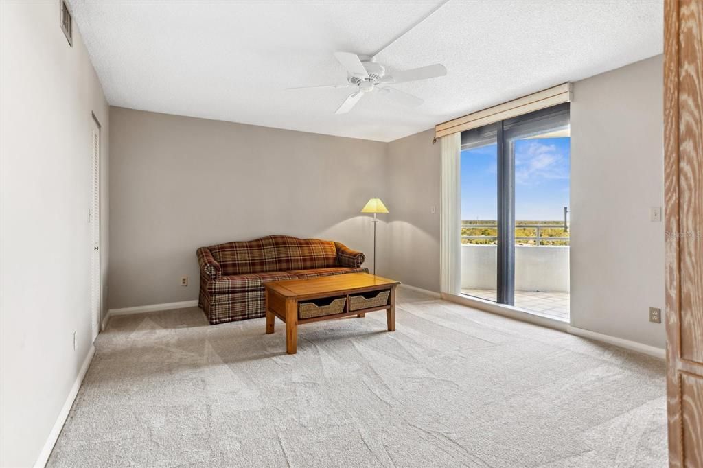 出租: $3,200 (2 贝兹, 2 浴室, 1476 平方英尺)