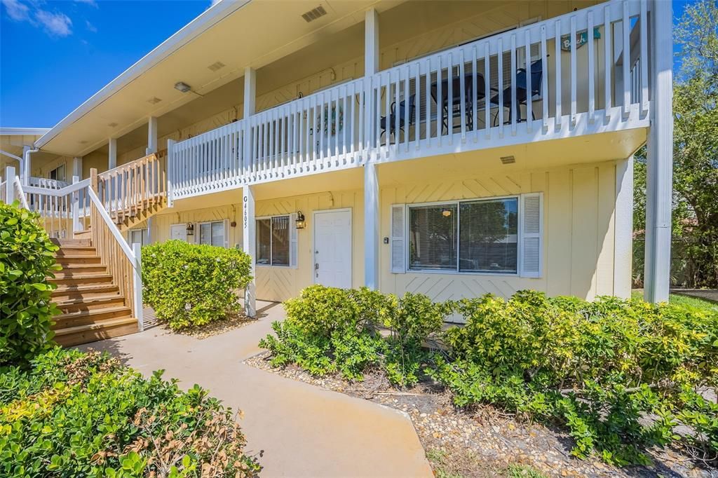 Recently Sold: $164,900 (2 beds, 2 baths, 886 Square Feet)