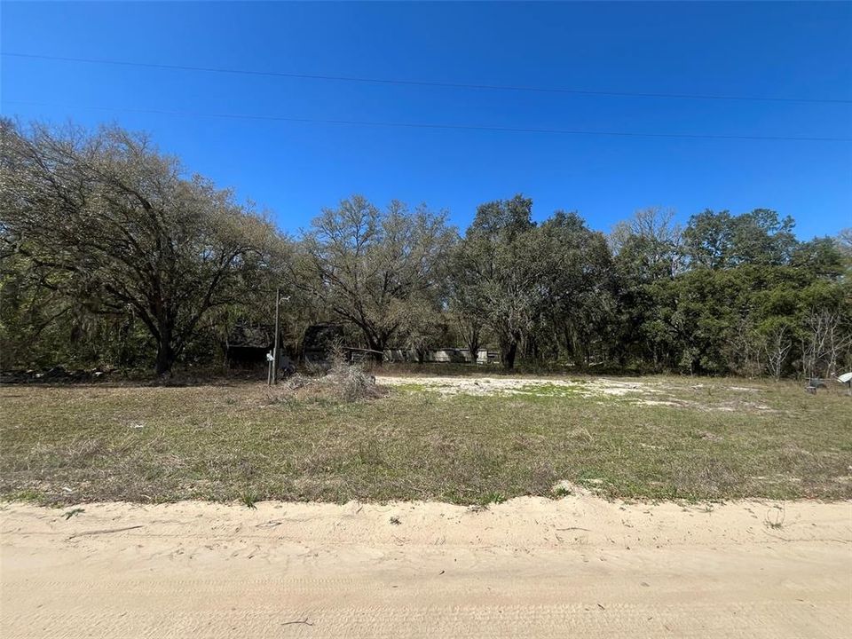 最近售出: $23,999 (0.43 acres)