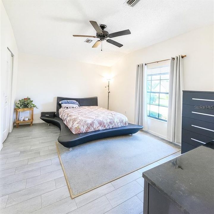 待售: $229,000 (2 贝兹, 2 浴室, 1225 平方英尺)