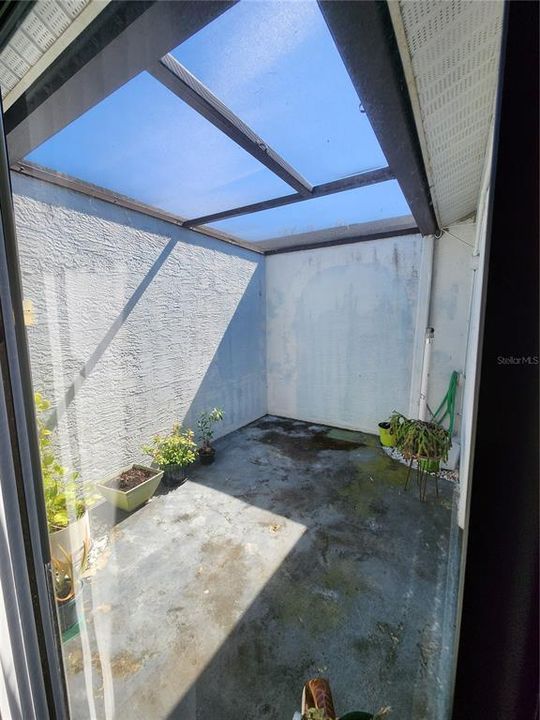 待售: $229,000 (2 贝兹, 2 浴室, 1225 平方英尺)