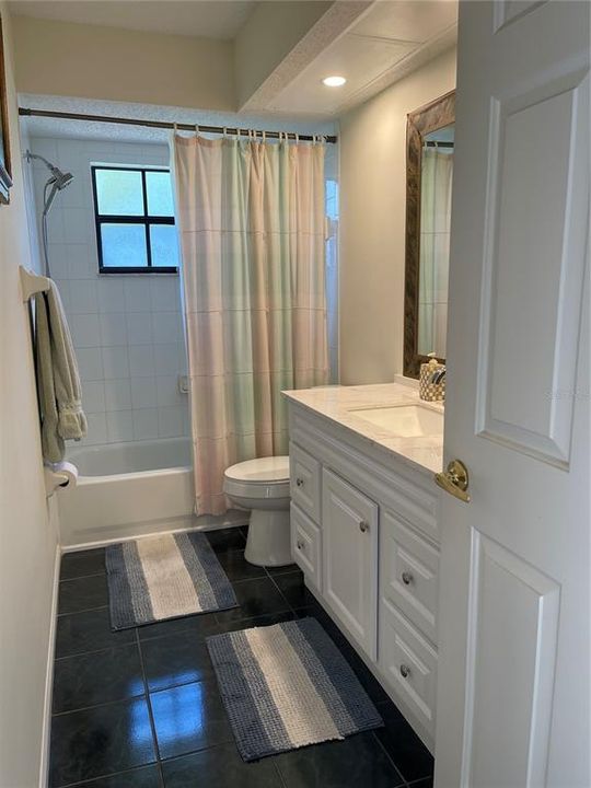 待售: $229,000 (2 贝兹, 2 浴室, 1225 平方英尺)