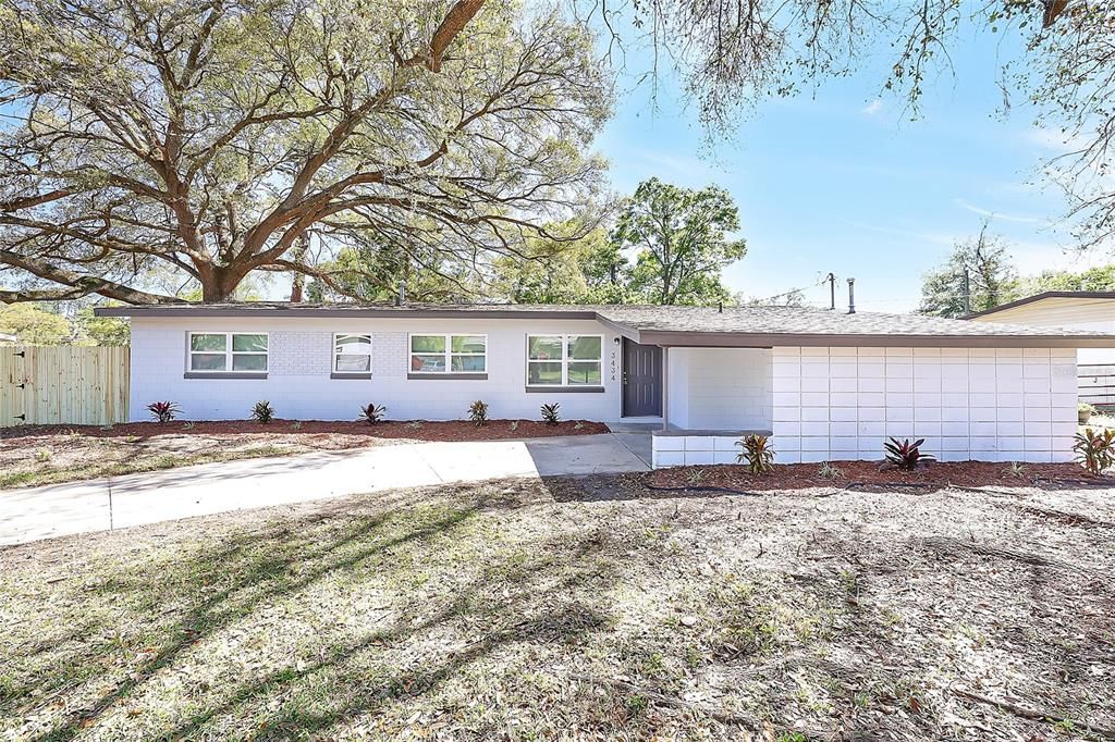 Recently Sold: $210,000 (3 beds, 1 baths, 1404 Square Feet)