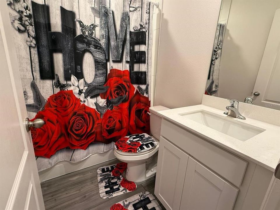 Active With Contract: $250,000 (3 beds, 2 baths, 1273 Square Feet)