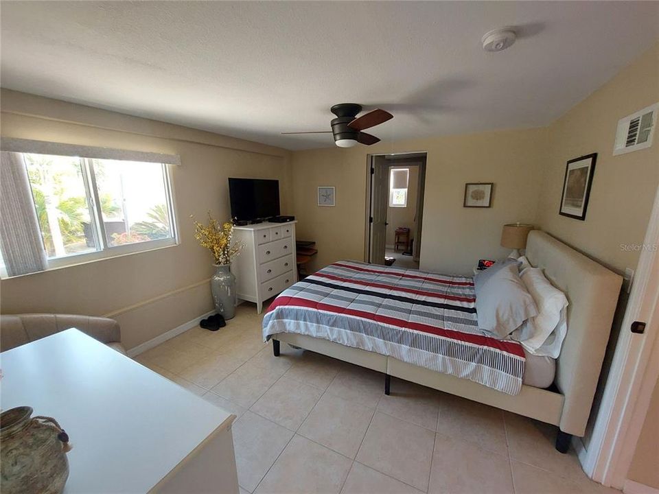 For Rent: $3,200 (2 beds, 2 baths, 1176 Square Feet)