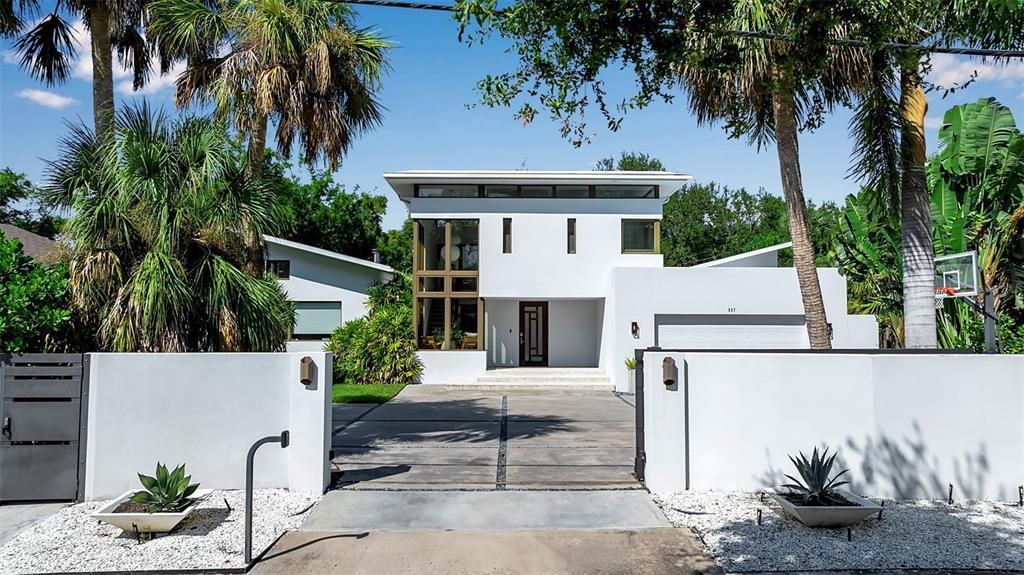 En Venta: $2,150,000 (3 camas, 3 baños, 2939 Pies cuadrados)