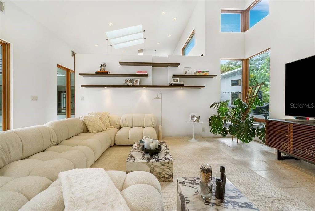 En Venta: $2,150,000 (3 camas, 3 baños, 2939 Pies cuadrados)