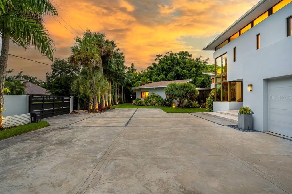 En Venta: $2,150,000 (3 camas, 3 baños, 2939 Pies cuadrados)