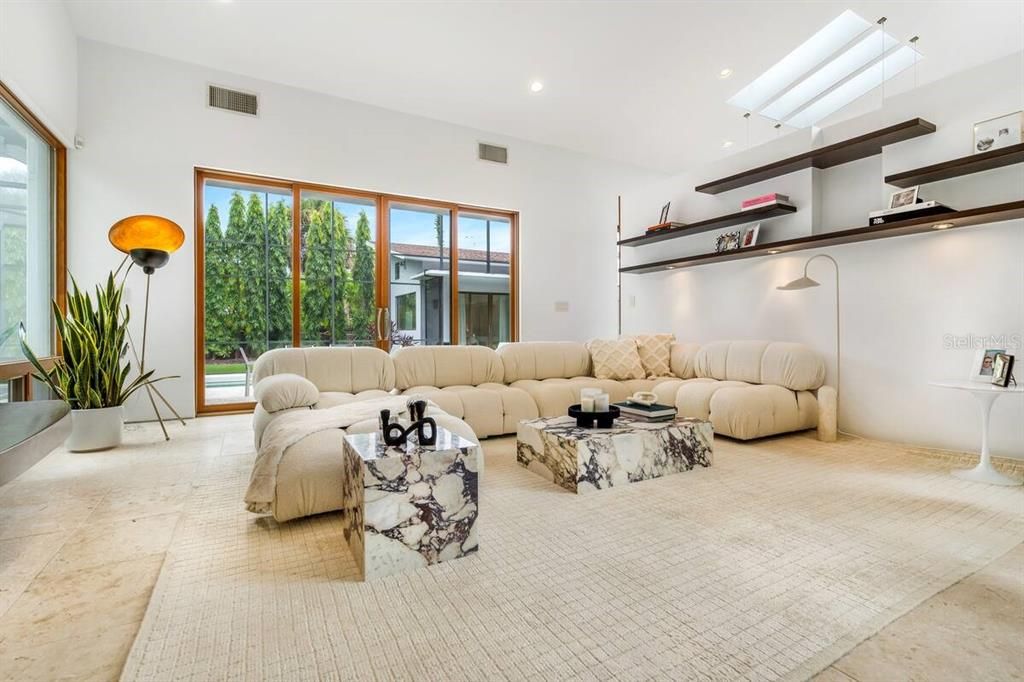 En Venta: $2,150,000 (3 camas, 3 baños, 2939 Pies cuadrados)