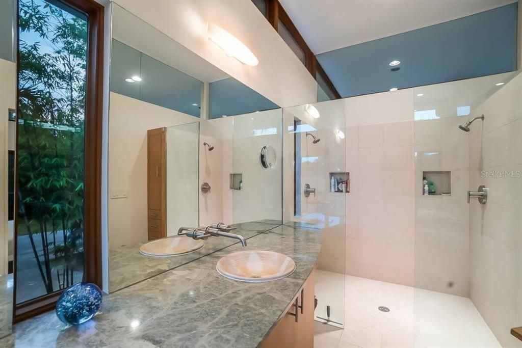 En Venta: $2,150,000 (3 camas, 3 baños, 2939 Pies cuadrados)