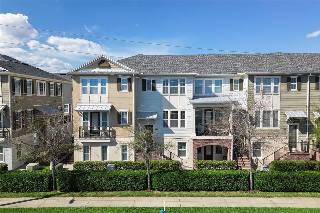 Vendido Recientemente: $395,000 (3 camas, 3 baños, 1908 Pies cuadrados)