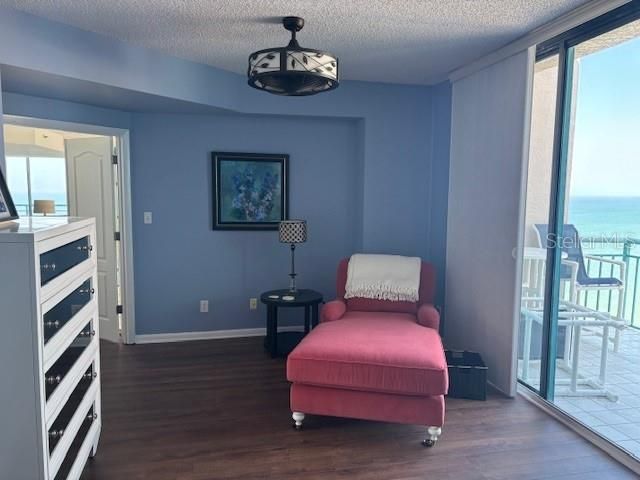 Под контрактом: $3,400,000 (3 спален, 4 ванн, 3320 Квадратных фут)