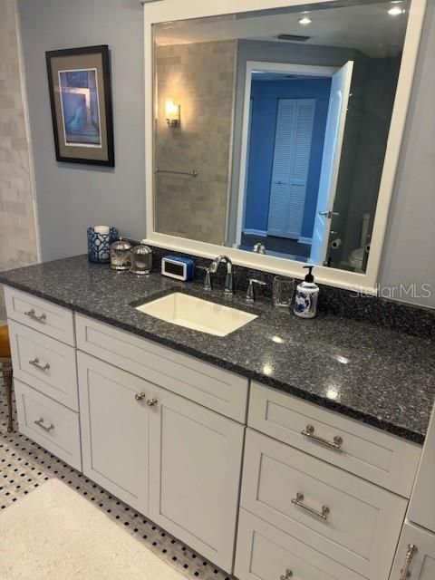 Под контрактом: $3,400,000 (3 спален, 4 ванн, 3320 Квадратных фут)