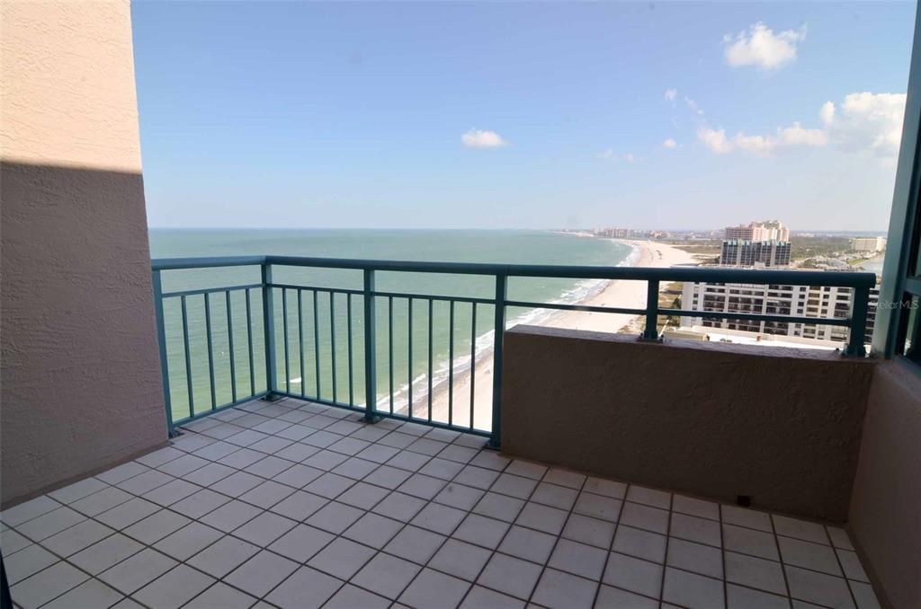 Под контрактом: $3,400,000 (3 спален, 4 ванн, 3320 Квадратных фут)