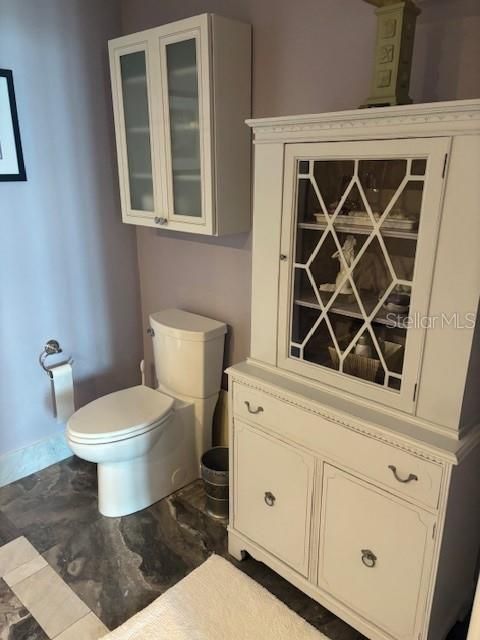 Под контрактом: $3,400,000 (3 спален, 4 ванн, 3320 Квадратных фут)