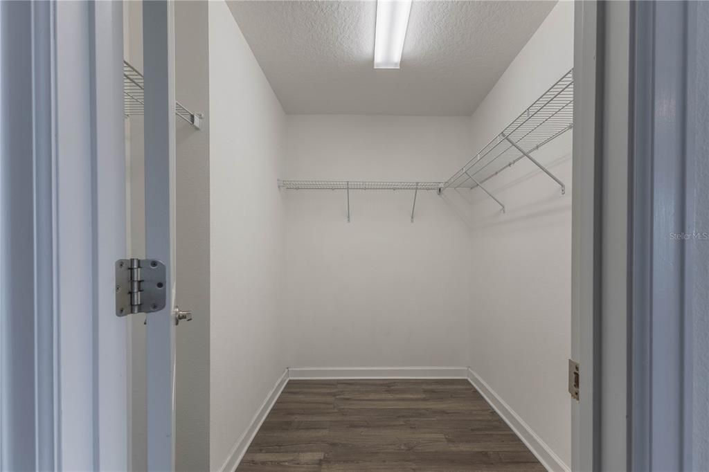 Под контрактом: $579,999 (5 спален, 3 ванн, 2638 Квадратных фут)