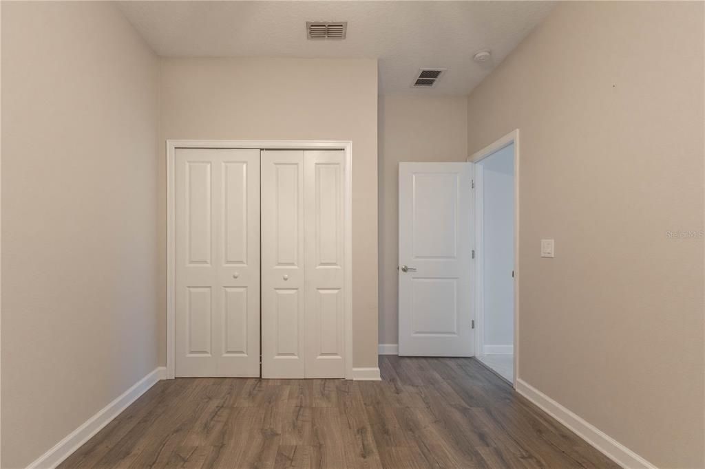 Под контрактом: $579,999 (5 спален, 3 ванн, 2638 Квадратных фут)