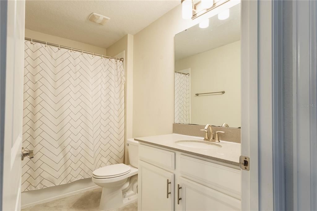 Под контрактом: $579,999 (5 спален, 3 ванн, 2638 Квадратных фут)