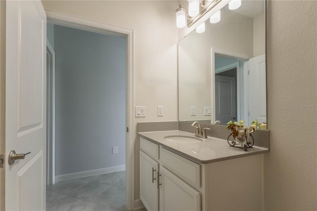 Под контрактом: $579,999 (5 спален, 3 ванн, 2638 Квадратных фут)