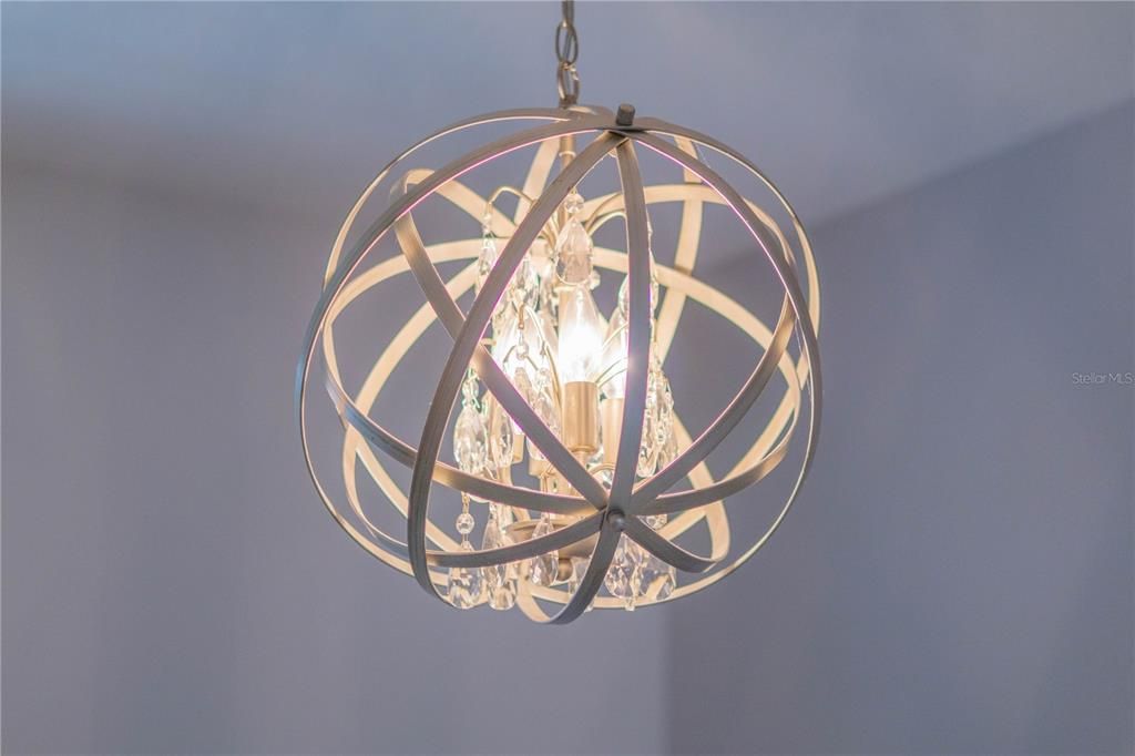 Под контрактом: $579,999 (5 спален, 3 ванн, 2638 Квадратных фут)