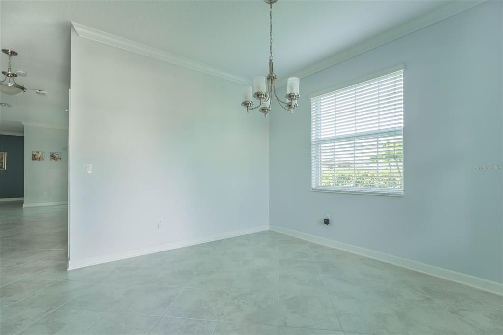 Под контрактом: $579,999 (5 спален, 3 ванн, 2638 Квадратных фут)