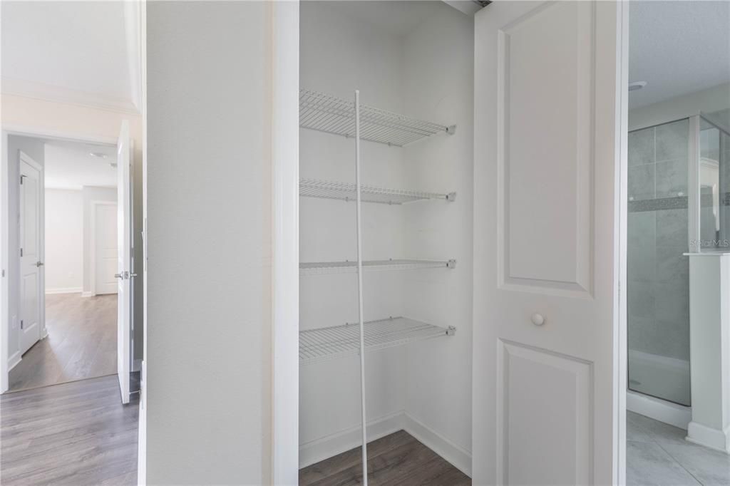 Под контрактом: $579,999 (5 спален, 3 ванн, 2638 Квадратных фут)